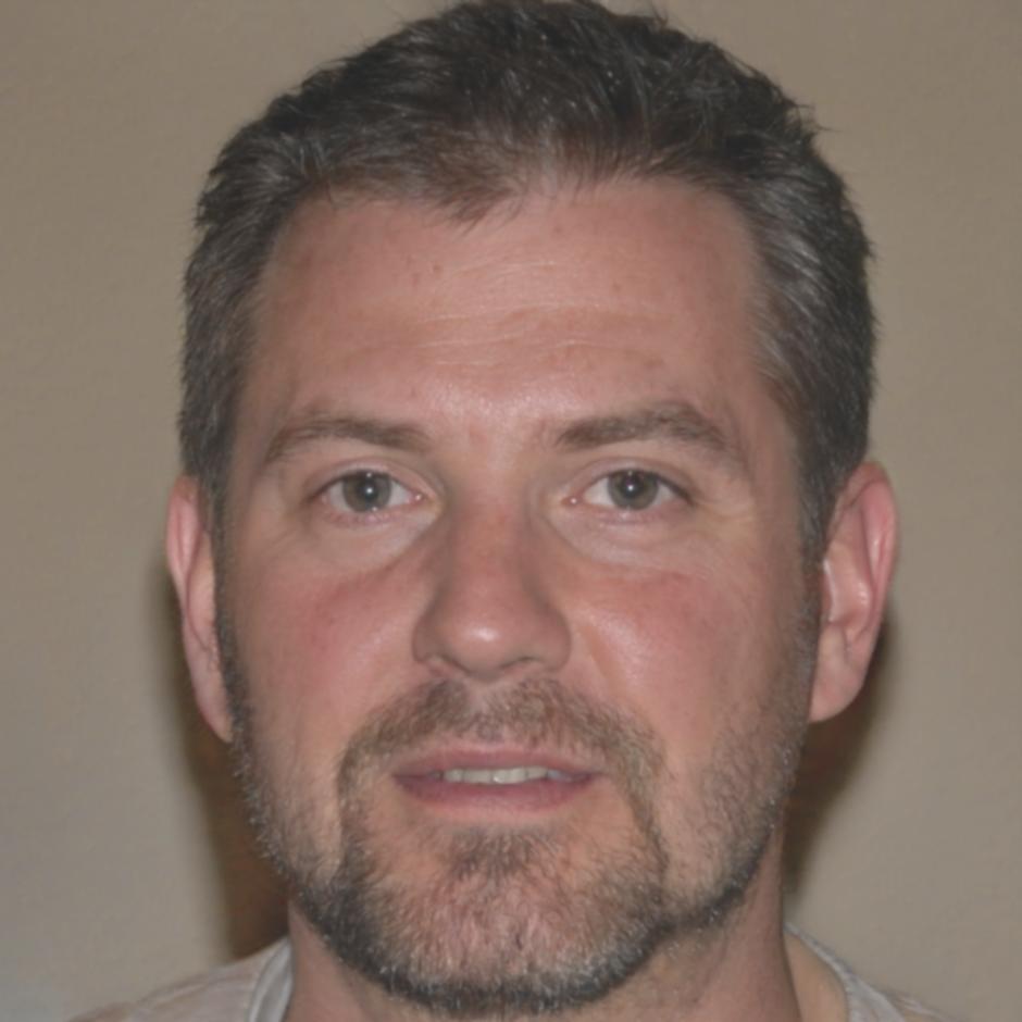 Drazen Kowalski, Senior Financial Analyst